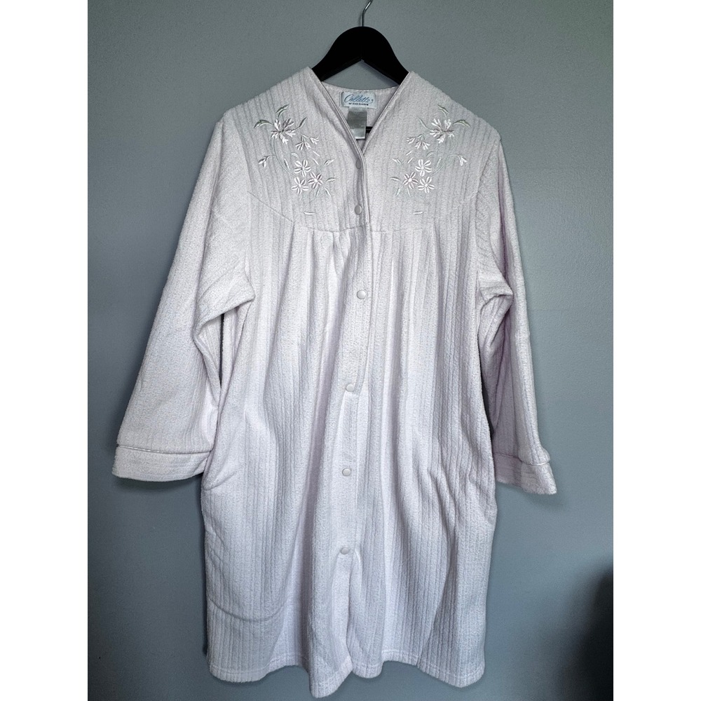 Collette by Miss Elaine Pink Floral Embroidered Button Front Fleece Robe Medium